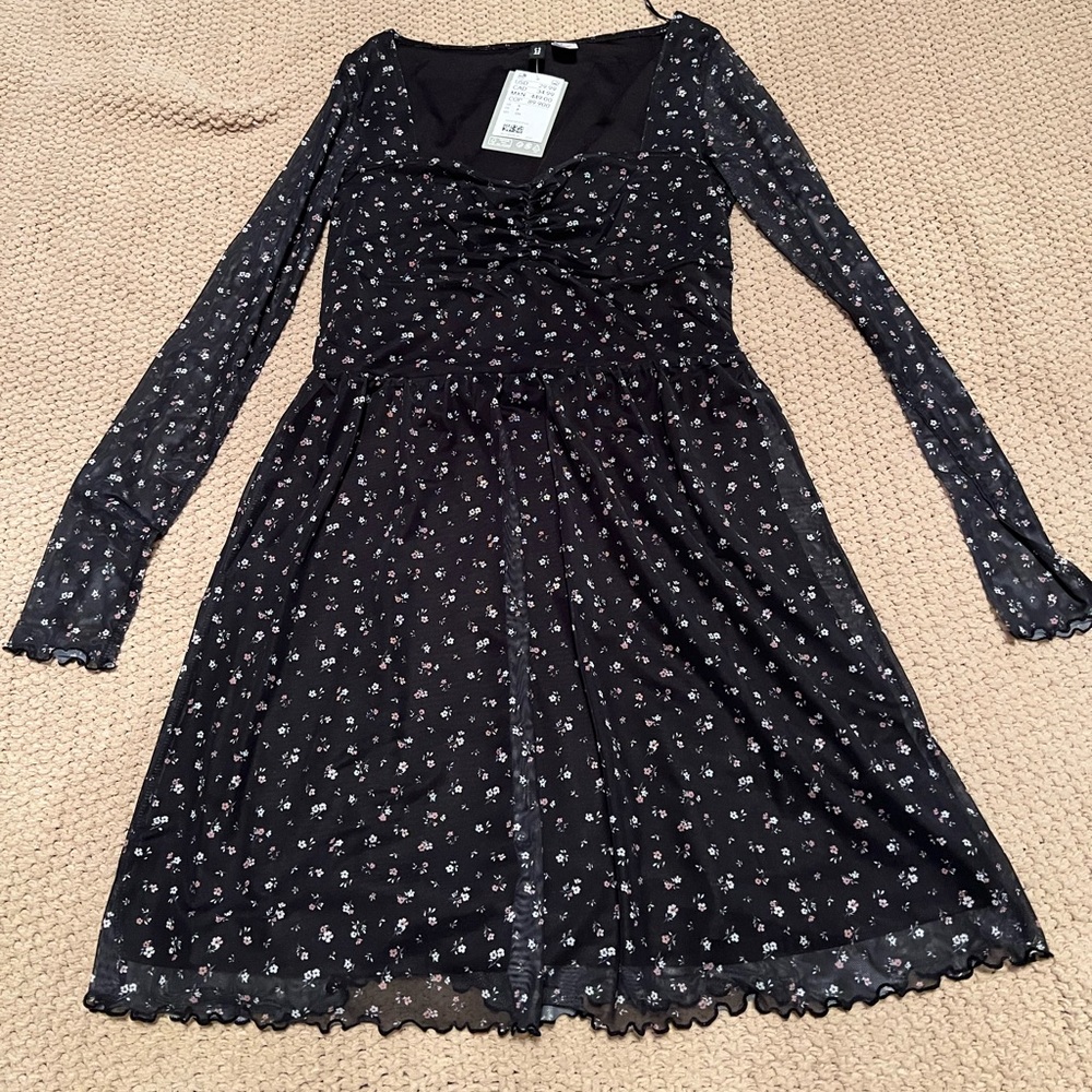 BRAND NEW H&M floral dress! Size Small